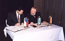 Podpis deklarace 3. 10. 1998